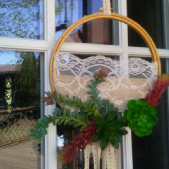 🏜 Minimalist Embroidery Hoop Wreath - Picture 2 of 5